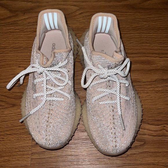 Yeezy Synth Reflective Size 5 - Picture 1 of 4
